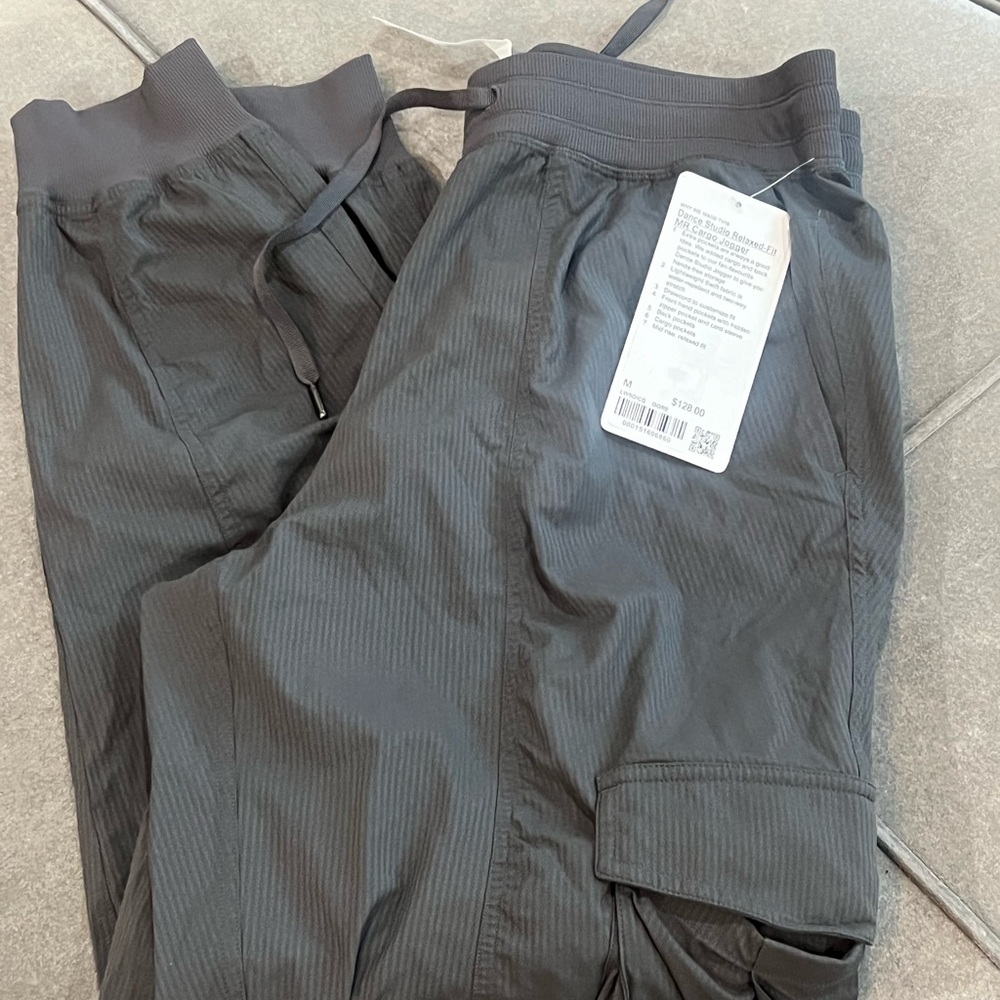 Dance studio relaxed fit mr cargo jogger in graphite grey size M